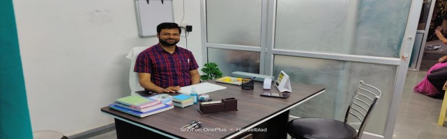 About doctor gyanendra singh physician