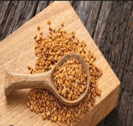 यदि आप गिरते बालों से परेशान है तो ये नुस्खा जरूर ट्राय करें।